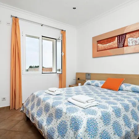 Evelyn By Select Vila