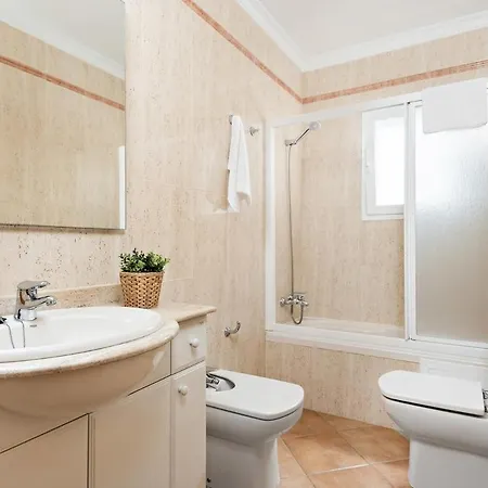 Evelyn By Select Vila